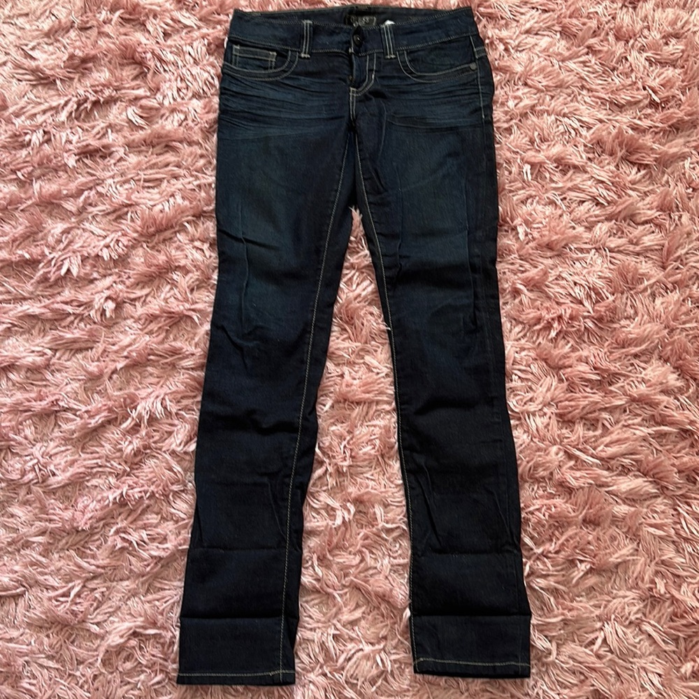 Guess women’s denim skinny jeans. Size 27 Great Condition. Non smoking household